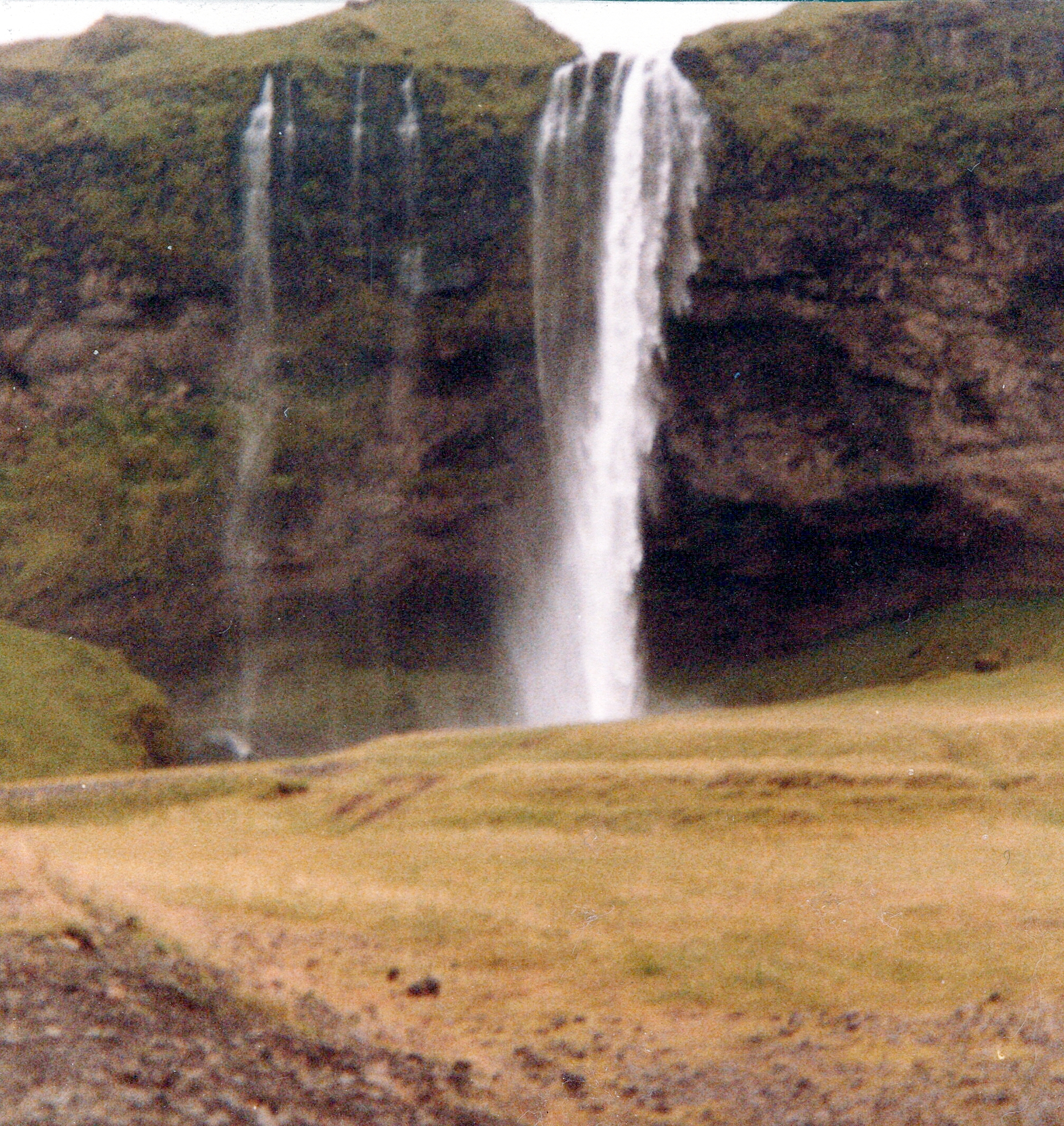 Visiting Seljalandsfoss waterfall